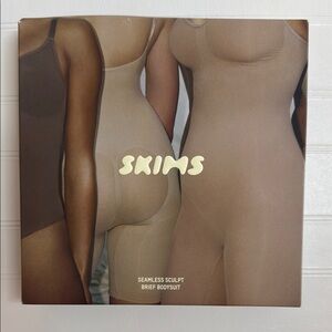 SKIMS Seamless Sculpt Brief Bodysuit Onyx in Small